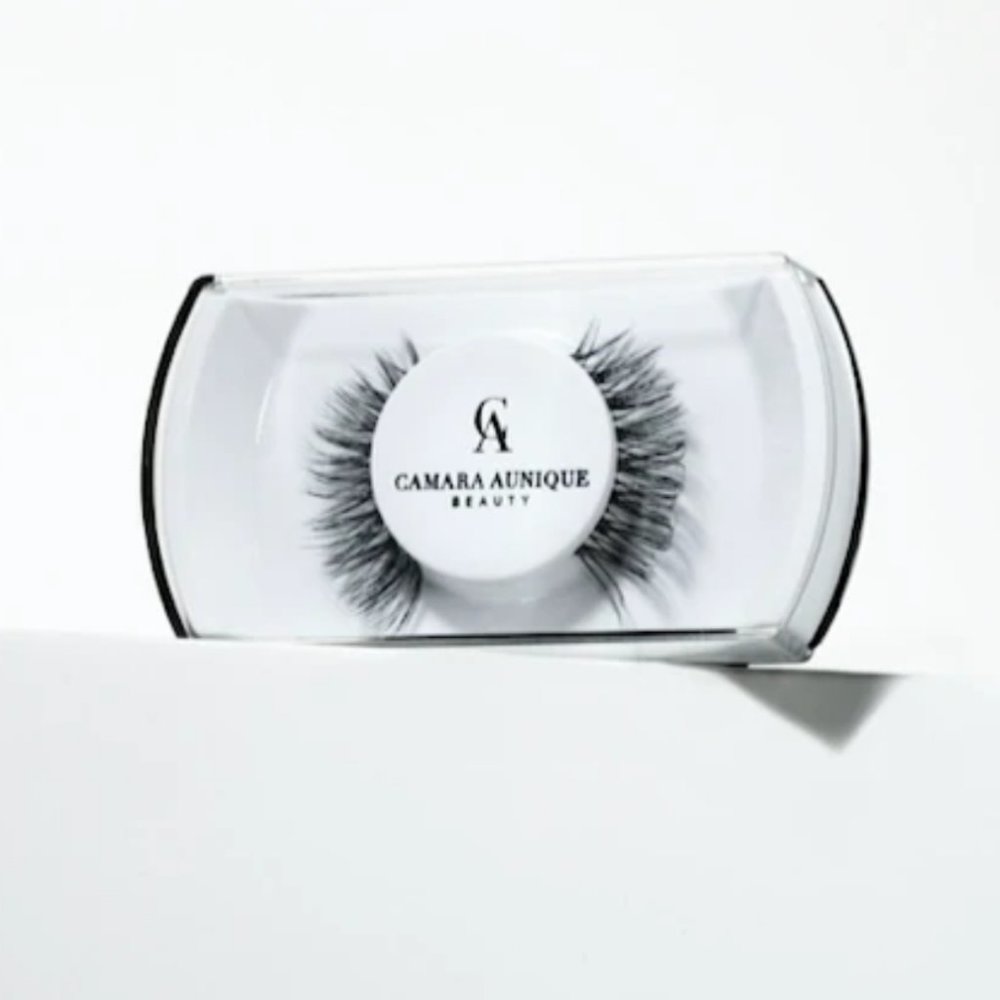 Camara Aunique Beauty Mary Lash